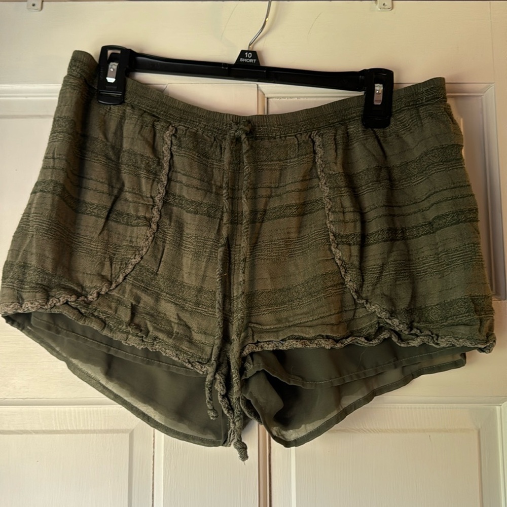 American eagle green linen shorts
